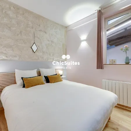 Louvre Pyramide * باريس