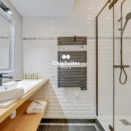 Louvre Pyramide * Paryż